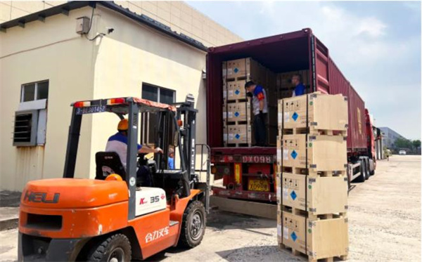 再发100组!超威钠盐电池持续“出海” 再发100组!超威钠盐电池持续“出海”