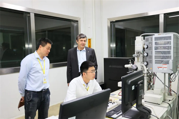 再添3项!超威已掌握石墨烯技术专利41项 | 超威集团重点支持CBIS2025 再添3项!超威已掌握石墨烯技术专利41项 | 超威集团重点支持CBIS2025